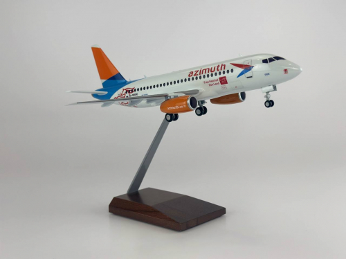 SSJ-100 "Азимут" на шасси